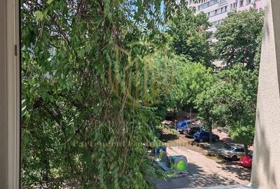 Apartament cu 2 camere decomandat în Titan