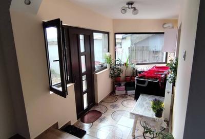 Casă cu 3 camere cu Canalizare în Lumina