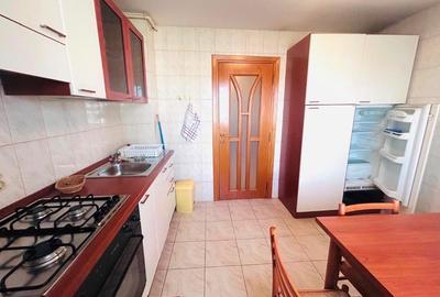 Apartament cu 2 camere semidecomandat în Văcăresti