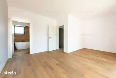 Apartament cu 4 camere în Central - 12