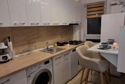 Apartament cu 2 camere decomandat, mobilat în Politehnica