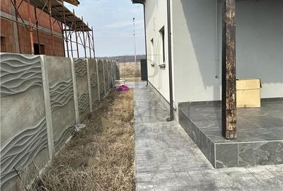 Casă cu 4 camere decomandat cu Teren 375 Mp în Moșnița Veche