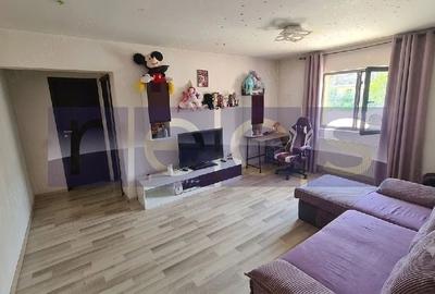 Apartament cu 2 camere semidecomandat, mobilat în Central