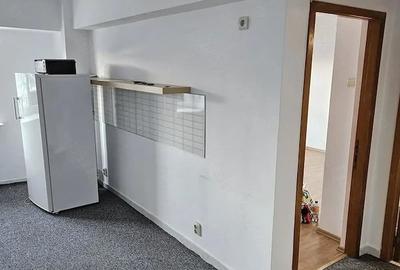 Apartament cu 2 camere decomandat în Titulescu