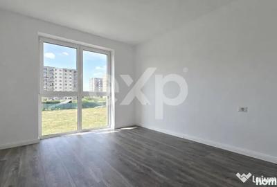 Casă cu 4 camere cu Teren 200 Mp în Tractorul
