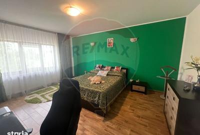 Casă cu 7 camere cu Teren 983 Mp în Garoafa - 9