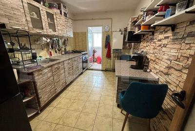 Apartament cu 3 camere decomandat în Metalurgie - 4