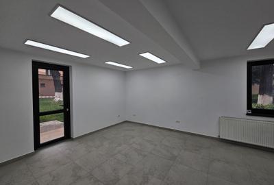 Spațiu comercial, de 65 mp, în Central - 4
