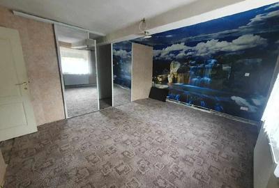 Casă cu 2 camere cu Teren 731 Mp în Exterior Vest