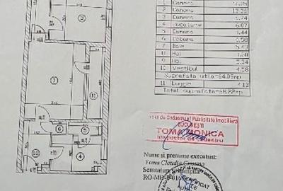 Apartament cu 3 camere semidecomandat în Titan
