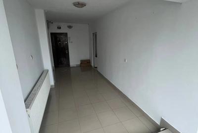 Apartament cu 3 camere decomandat în Vest