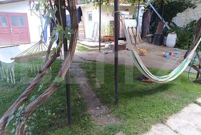 Casă individuală cu 3 camere decomandat cu Canalizare în Tractorul - 15
