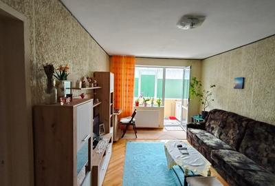 Apartament cu 3 camere decomandat în Cezar Petrescu - 1