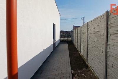 Duplex cu 3 camere cu Canalizare în Becicherecu Mic - 9