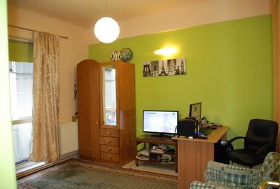 Apartament cu 4 camere semidecomandat în Universitate - 1