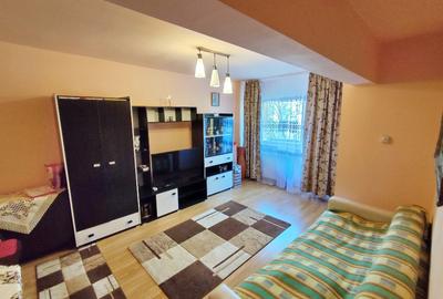 Apartament cu 3 camere decomandat în Calea Dumbrăvii - 2