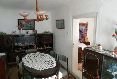 Casă cu 3 camere cu Teren 1563 Mp în Sărulești