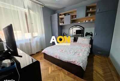 Apartament cu 4 camere decomandat în Cetate