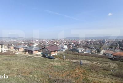 Teren de 932 mp, în Central