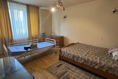 Casă cu 7 camere cu Canalizare în Central - 10