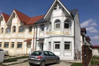 Casă cu 4 camere cu Canalizare în Popești-Leordeni