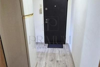Apartament cu 3 camere semidecomandat în Olimpia-Stadion