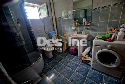 Casă cu 7 camere cu Teren 775 Mp în Păulești