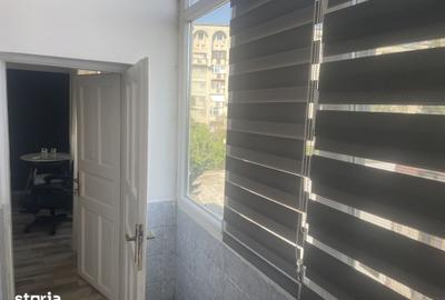 Apartament cu 2 camere semidecomandat în Centrul Civic