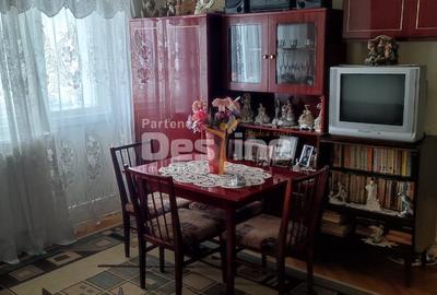 Apartament cu 2 camere semidecomandat, mobilat în Nord-Vest