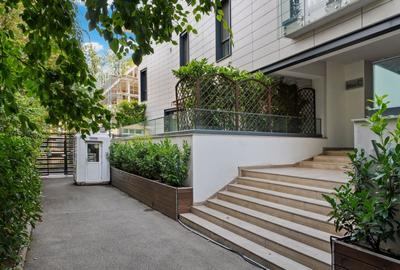 Apartament cu 3 camere semidecomandat în Floreasca