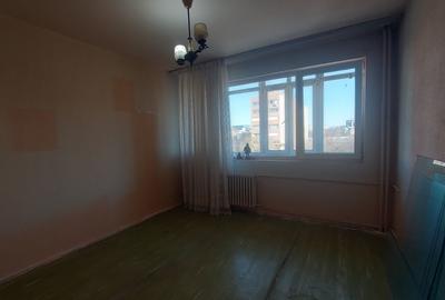 Apartament cu 2 camere semidecomandat în P-ța Unirii