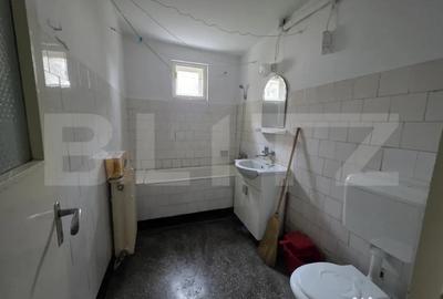 Apartament cu 3 camere semidecomandat în Solidarității