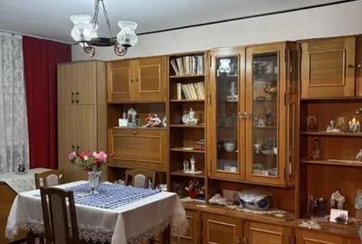 Apartament cu 2 camere decomandat în Micro 17