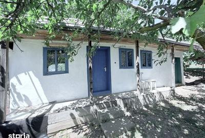 Casă cu 2 camere cu Teren 2204 Mp în Unțeni