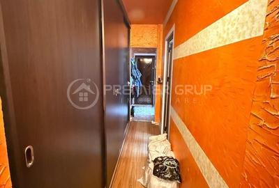 Apartament cu 3 camere semidecomandat în Mircea cel Bătrân