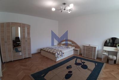 Garsonieră decomandată, mobilată în Central
