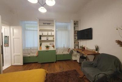 Garsonieră decomandată în Central