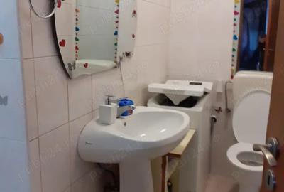 Garsonieră decomandată în Lipovei