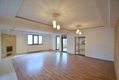Casă cu Teren 760 Mp în Mehala