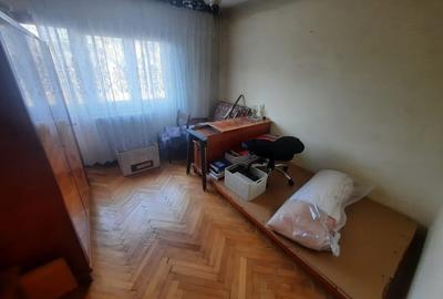 Apartament cu 3 camere semidecomandat în Podu Roș - 10