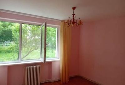 Apartament cu 3 camere decomandat în Central - 1
