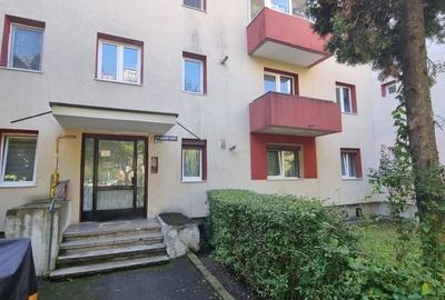 Apartament cu 3 camere semidecomandat în Florilor
