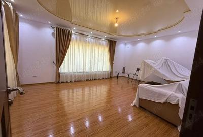 Casă cu 2 camere cu Teren 500 Mp în Central