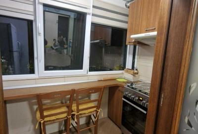 Apartament cu 2 camere decomandat în Runcu