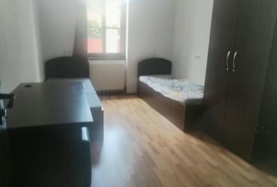 Apartament cu 2 camere decomandat în Drumul Carului