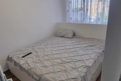 Apartament cu 3 camere semidecomandat în Central - 1