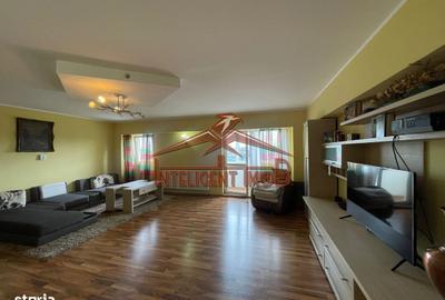 Apartament cu 4 camere decomandat în Central