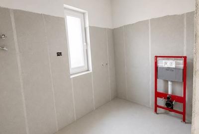Casă cu 4 camere în Dumbrăvița