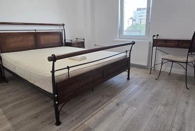 Apartament cu 3 camere semidecomandat în Văcăresti