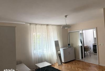 Garsonieră decomandată în Băneasa